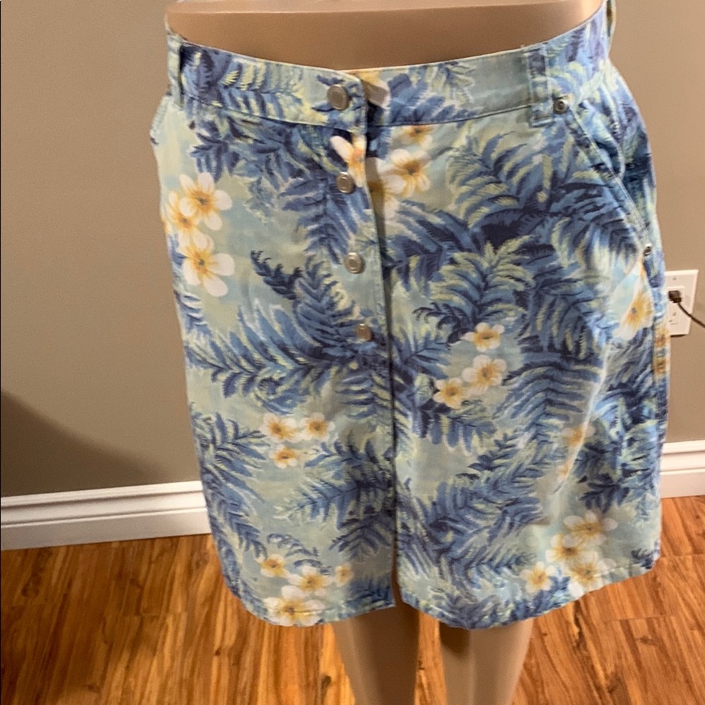 Liz Claiborne Women's Blue and Yellow Tropical Skort Size 16